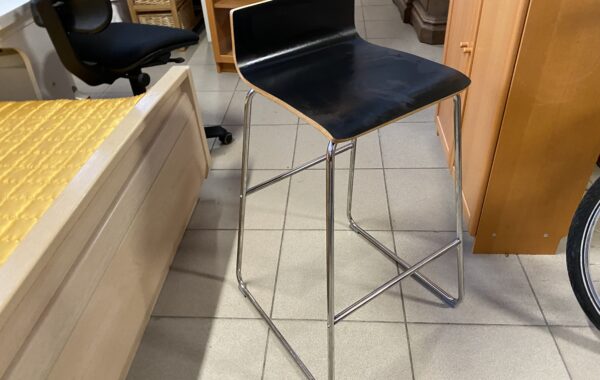 899 kovová elegantní zvýšená židle -ohýbaná překližka a chrom výška 56cm za 560Kč