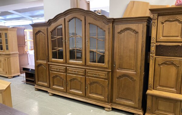 431 třímetrová dubová stěna 308x60x218cm za 17890Kč