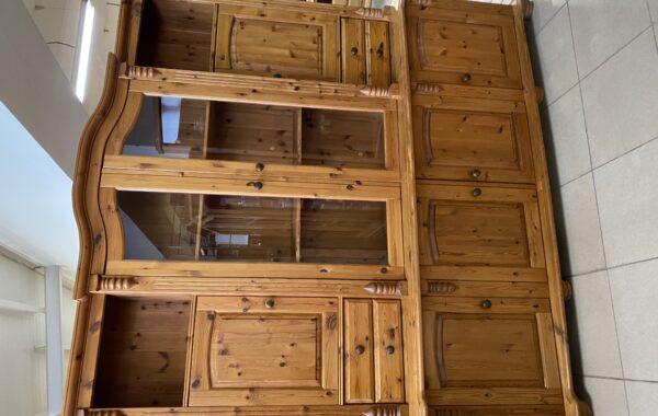 483 Příborník z borovicového masívu suché, kvalitní dřevo – bez nátěru 203 x 48 x 210cm výška za 8960Kč