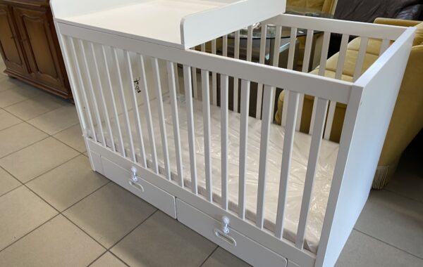 572 IKEA bílá postýlka s přebalovacím pultem 146x74x92cm za 2880Kč a nová matrace za 400Kč