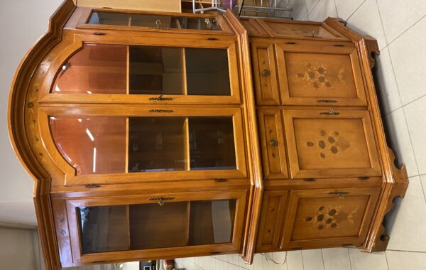 742  intarzovaný třešňový dvoudílný příborník 172x44x212cm za 7960Kč