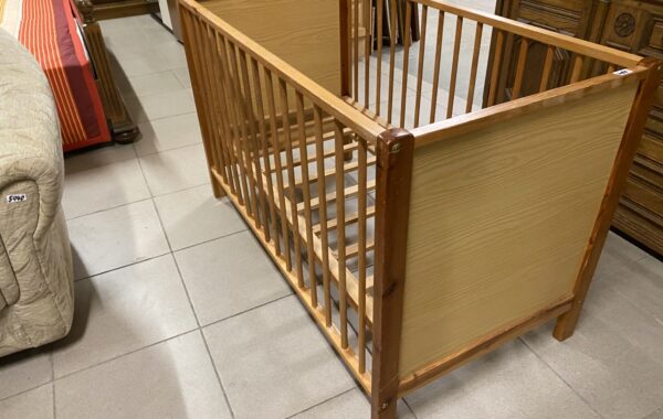 837 dětská postýlka  126x66x80cm za 480Kč
