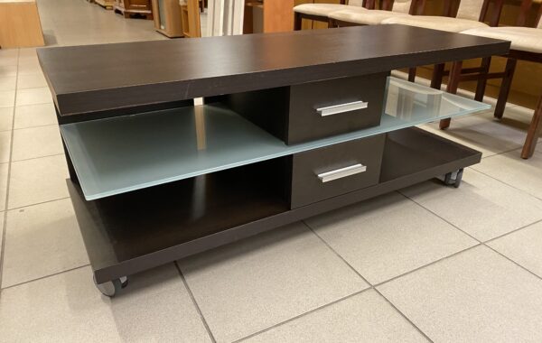 844 moderní tmavý tv stolek na kolečkách 130x48x50cm za 1840Kč