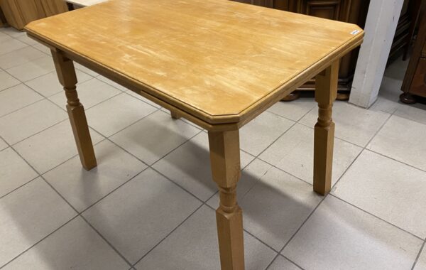 918 rozkládací jídelní světlý stůl 110x70x76,po rozložení 170cm, cena 1340Kč