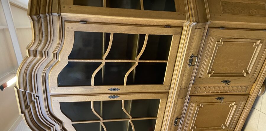 966 dubový dvoudílný příborník s obloukem 180x60x203cm vysoký za 11890Kč