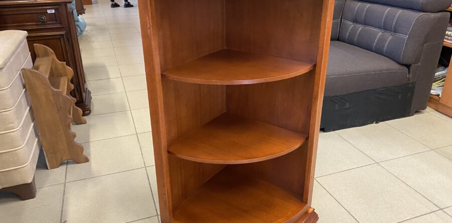 422 rohový třešňový regálek 50x50x105cm za 1980Kč