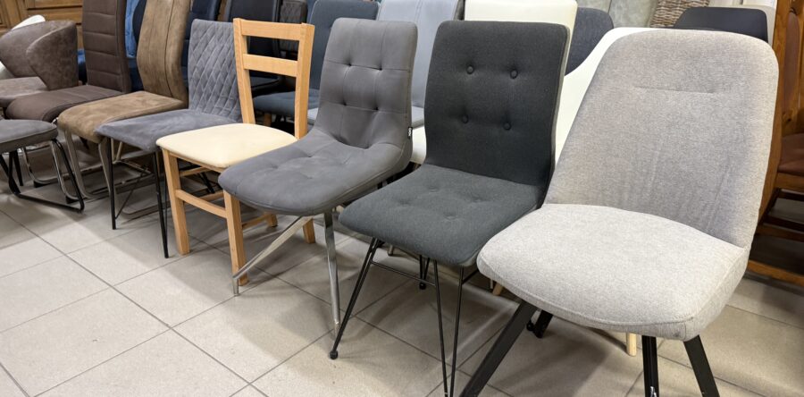 002 čalouněné značkové nové židle 50 kusů- vždy po jednom kuse za 590Kč kus