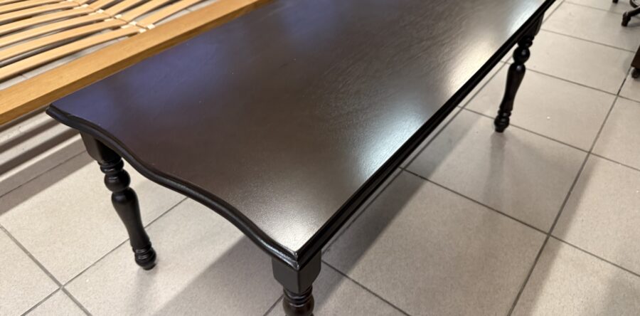 326 dubový konf.nový stolek – tmavo hnědý 110x55x45cm Made in Italy za 1980Kč