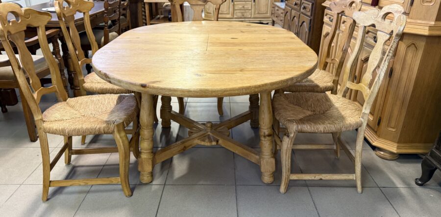 376 dubový rozkládací stůl prům110cm,po rozl,156cm a pět židlí s sysalovým výpletem za 9450Kč