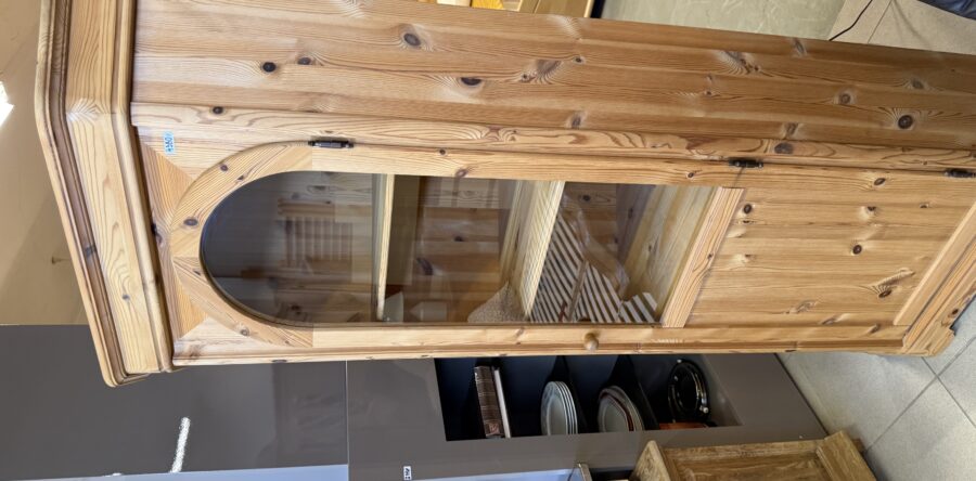 484 Rohová borovicová vitrina-dřevo bez laku,jen voskované 64x64x191cm za 4380Kč