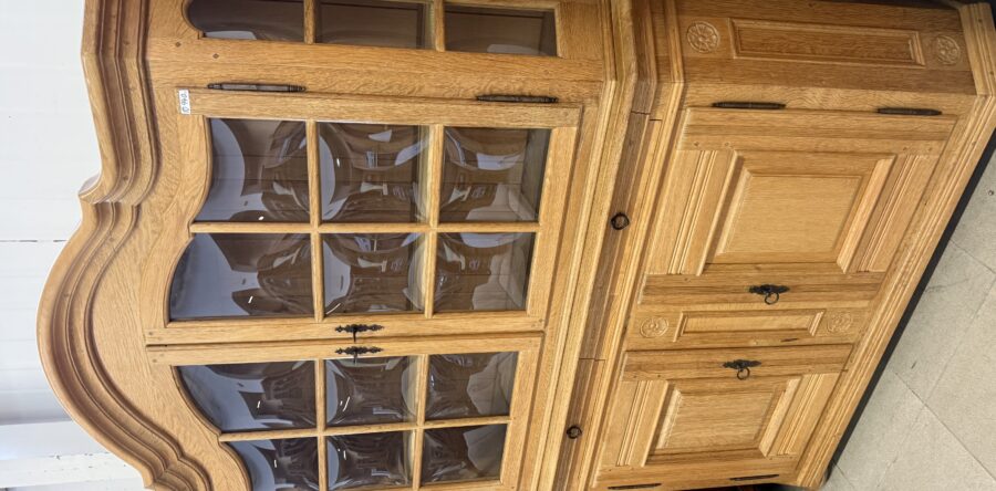 552 Belgický dvoudílný příborník- dřevo bez nátěru,jen s voskem 160x50x200cm za 10940Kč