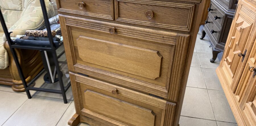 705 dubový botník 78x33x101cm vysoký za 4470Kč