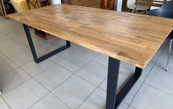 664 dubový  jídelní stůl i na venkovní použití 180x90x76cm za 4340Kč