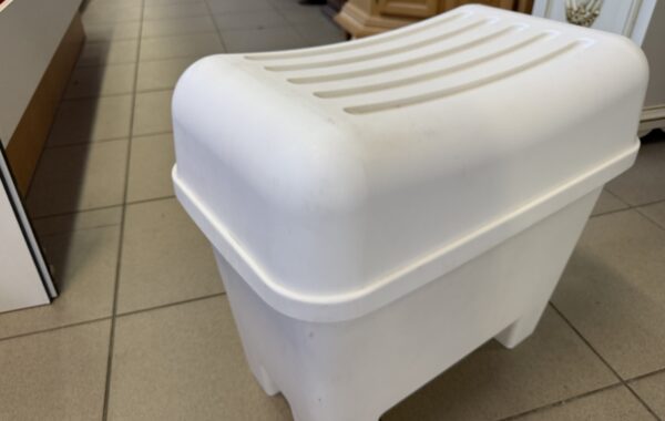 785 Plastový box – sedátko s úl.prostorem IKEA 57x32x53cm za 470Kč