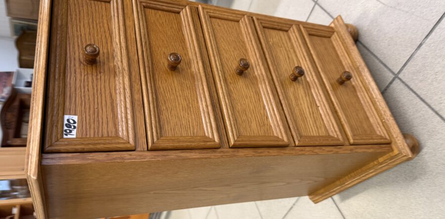 838 šuplíková úzká dubová komoda 43x35x80cm za 1980Kč