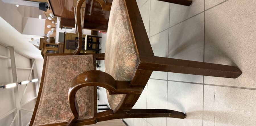 113 polokřesílko Antik – masívní akát 68 x 88cm vysoké za 1270Kč