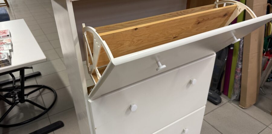 172 Výklopný borovicový botník 80x30x125cm za 2190Kč