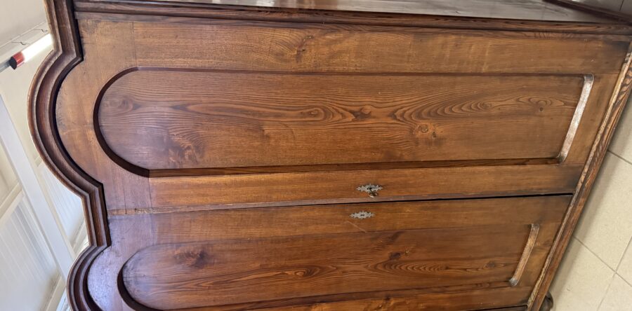 179 historická skříň z jasanového masívu 130x52x194cm za 3670Kč