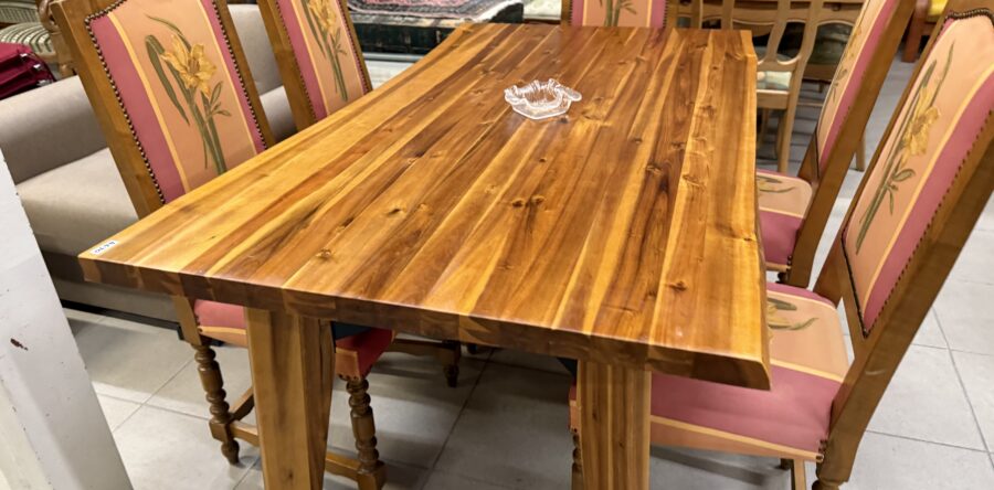 169 XXXLutz – nový akáciový jídelní stůl 160x90x76cm za 4670Kč