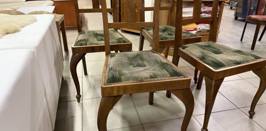 180 čtyři historické židle- původní stav ,kus po 370Kč