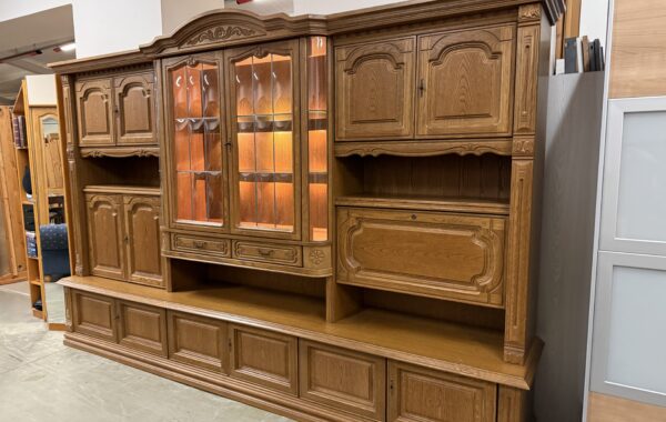 144 rustikální dubová stěna 330x54x220cm za 9760Kč