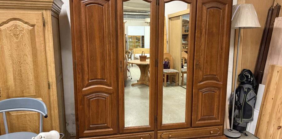 146 dubová čtyřdveřová skříň -odstín mahagon se šuplíky ,dovoz Holandsko 203x62x205cm za 6730Kč