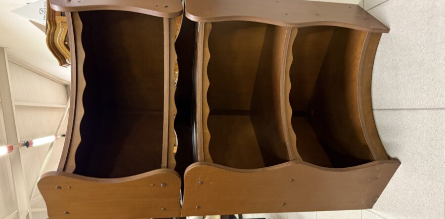 365 rohová dvoudílná sestava – horní část je závěsná  60x60x150cm za 1470Kč