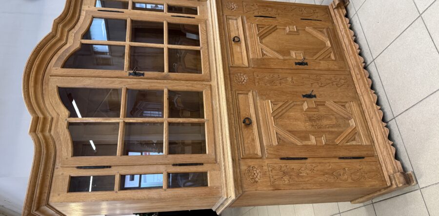 160 dvoudílný dubový příborník 140x45x200cm- komplet masív  za 8940Kč