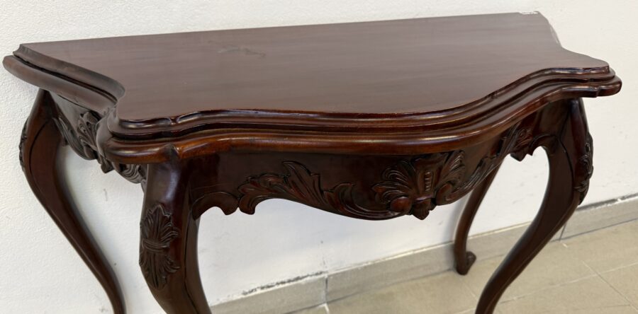 299 konzolový vyřezávaný stolek zámecký z mahagonu 102x47x77cm za 4470Kč
