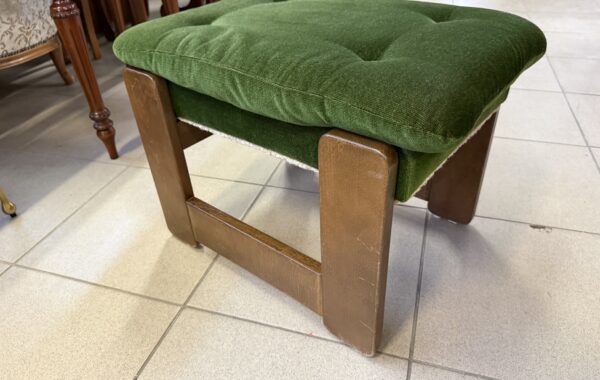 456 dubový čalouněný taburet -po rozložení schůdky 60x44x44cm za 780Kč