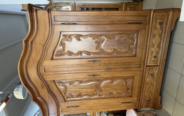 461  Italská vyřezávaná luxusní třešňová skříň 174x70x220cm za 11890Kč