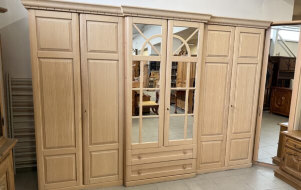 472 šestidveřová skříň z Andorské borovice-komplet z masívu 320x65x220cm za 12470Kč