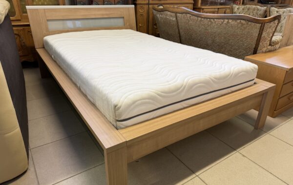 512 postel s polohovatelným roštem a pratelnou matrací 120x200cm za 4470Kč