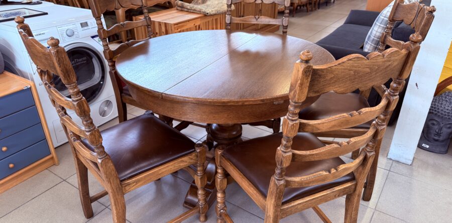 571 dubový jídel.stůl průměr 110cm,po rozl.150cm a pět kožených dubových židlí za 7870Kč