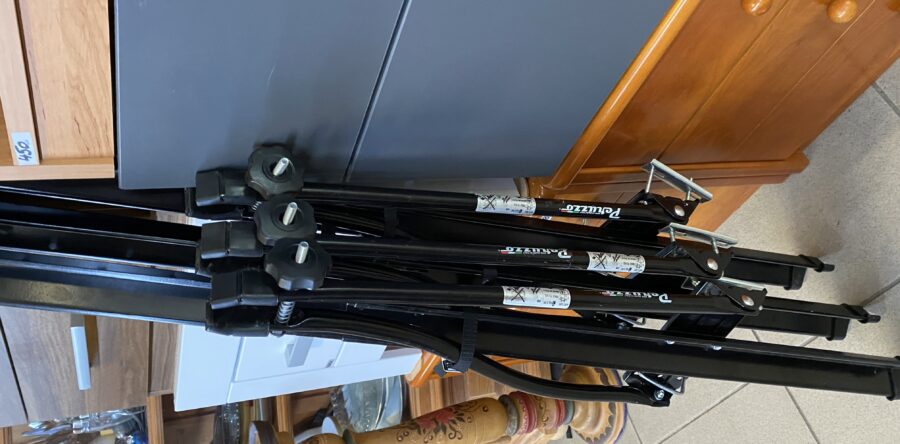 505 třikrát střešní nový držák na kola po 350kč