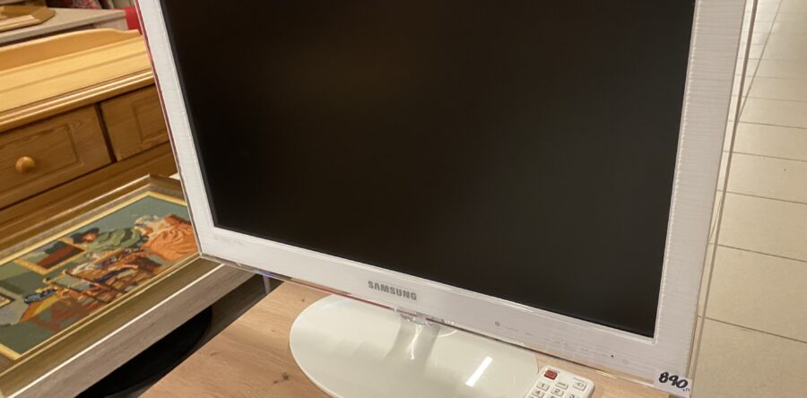 272 Samsung monitor s tv tunerem- stelevizí 55cm úhlopříčka s DO za 890Kč