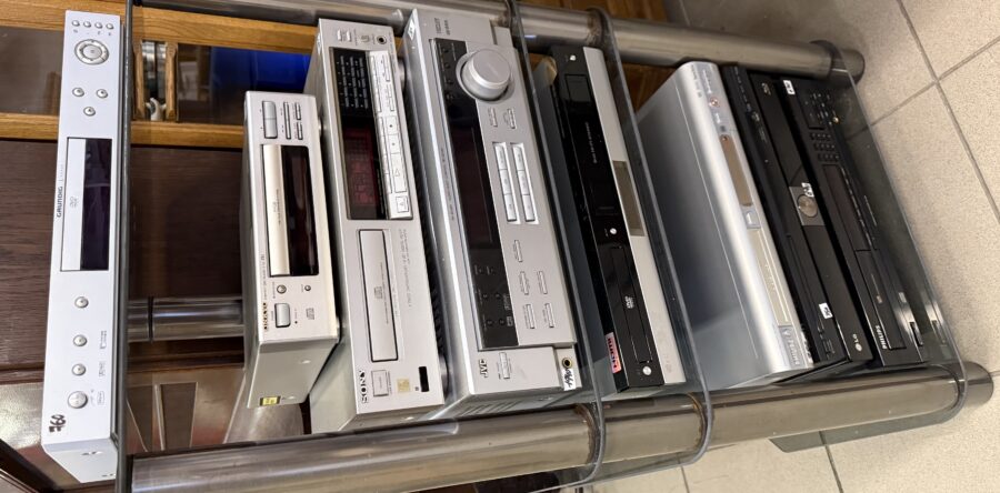 004 DVD,CD,Blu ray,VHS přehrávače a receivery -výběr z deseti položek