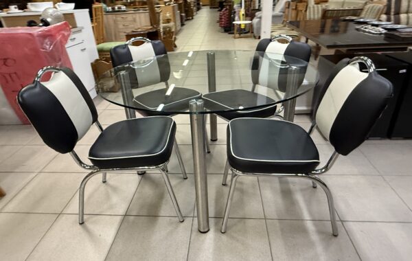 472  8x  chromované,,,Americké ” židle z bistra,min.použité po 680Kč