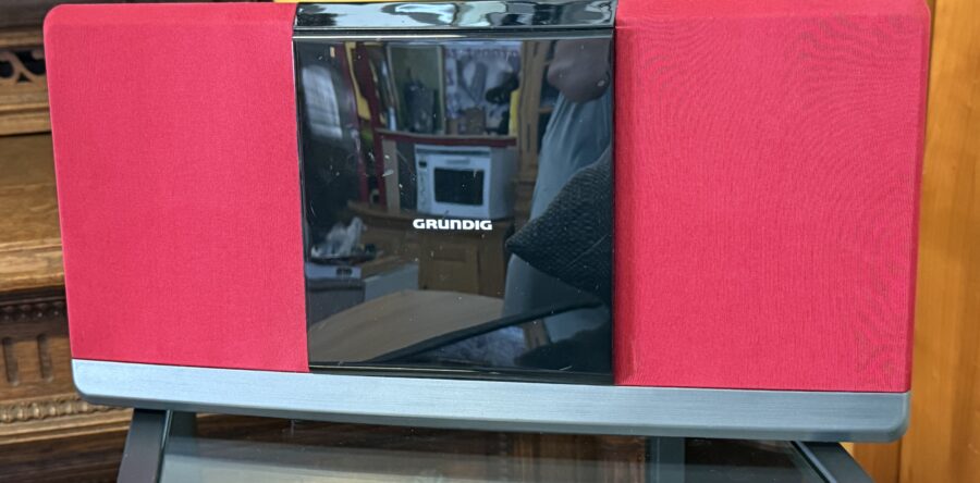 613 GRUNDIG stereo radio za 1360kč