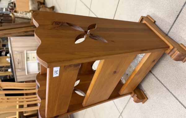 856 borovicový odkládací stojan 32x26x50cm za 670Kč