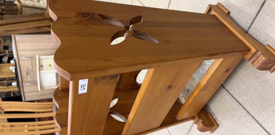 856 borovicový odkládací stojan 32x26x50cm za 670Kč