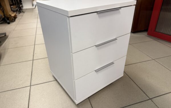 920  nový bílý trojšuplík 47x42x61cm vysoký za 1740Kč