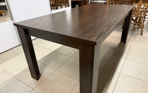 127 zánovní moderní tmavý jídelní stůl  180x90x75cm za 2870Kč