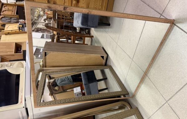 139 zrcadlo na desce sonomo 70x80cm za 840Kč