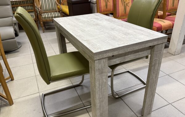 142 set zánovní rozkl.stůl 110x60x78cm a dvě zelenkavé židle za 3670Kč