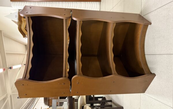 365 rohová dvoudílná sestava – horní část je závěsná  60x60x150cm za 1470Kč