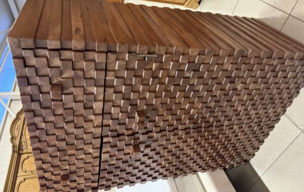 216 dvoudvéřový botník- komoda z masívu 75x45x115cm za 2670Kč