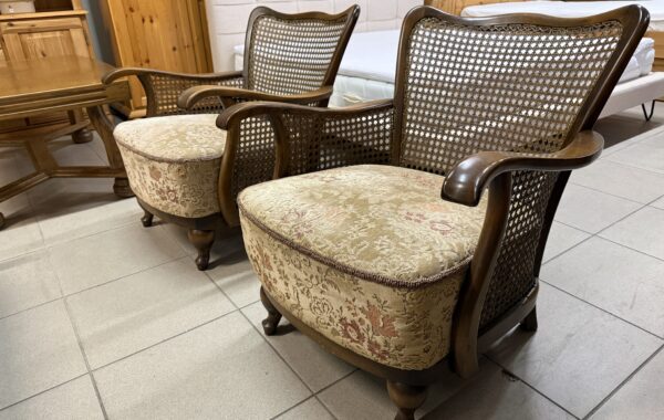 238 Dubová sedací souprava s pedikovým výpletem   potah : ražený brokát  pohovka má 180cm za 9780Kč