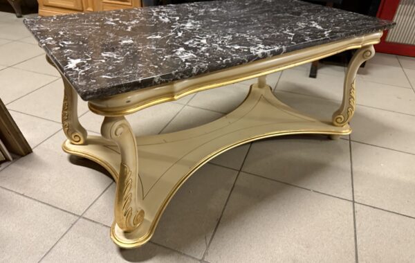 249 Zámecký konferenční stůl s mramorovou deskou  110 x 60 x 51cm vysoký za 2870Kč