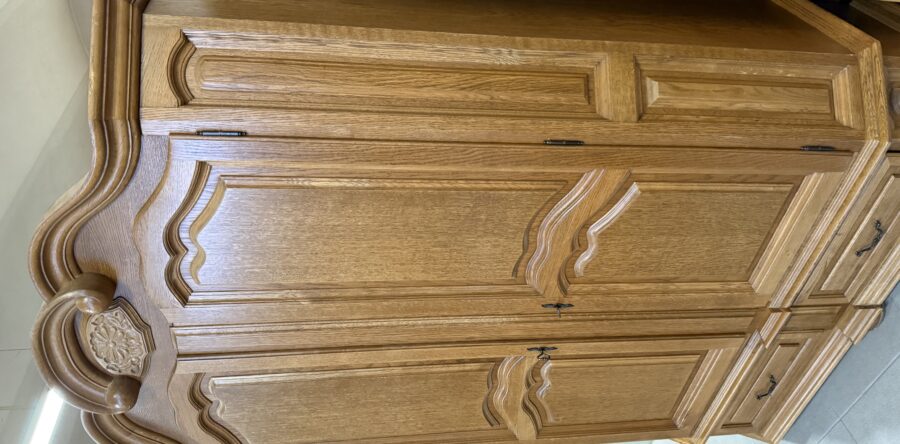 415 rustikální dubová šatní skříň s šuplíky 150x56x212cm za 8970Kč